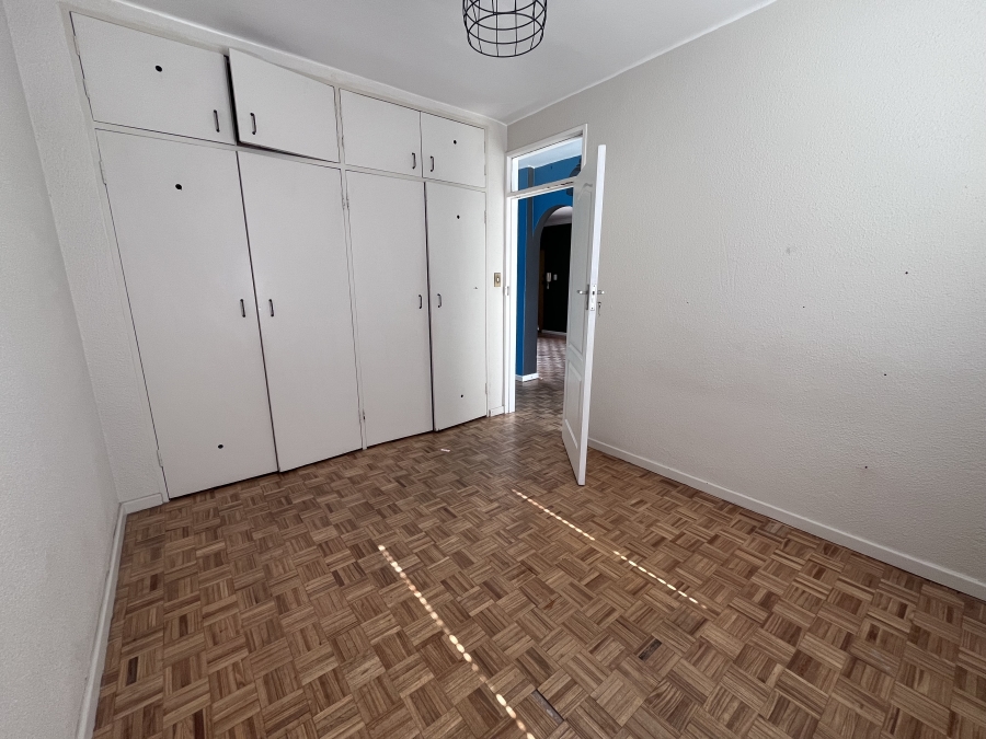 2 Bedroom Property for Sale in Claremont Village Western Cape